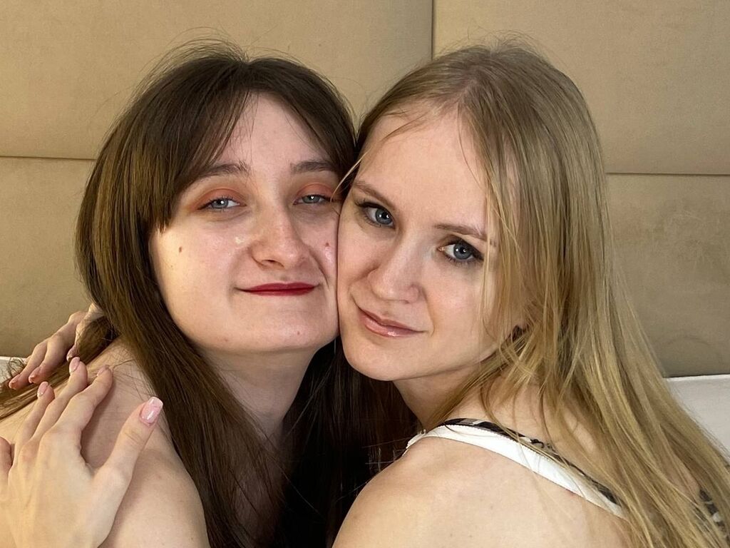 RozellaAndEve Porn Vip Show